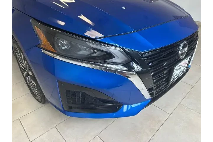 $27500 : Nissan Altima 2025 2.5 SV 4d image 9