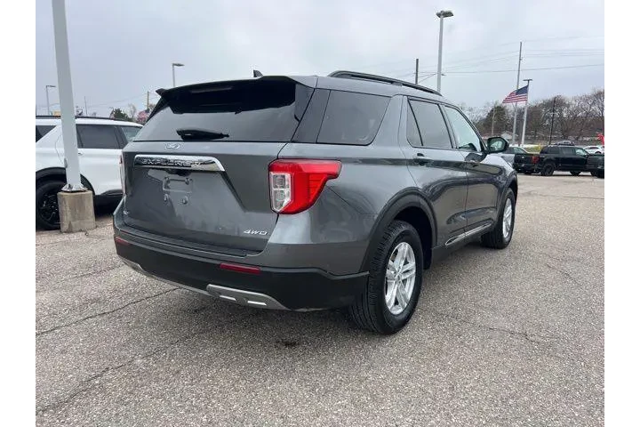 $29999 : Ford Explorer 2022 AWD XLT 4 image 4