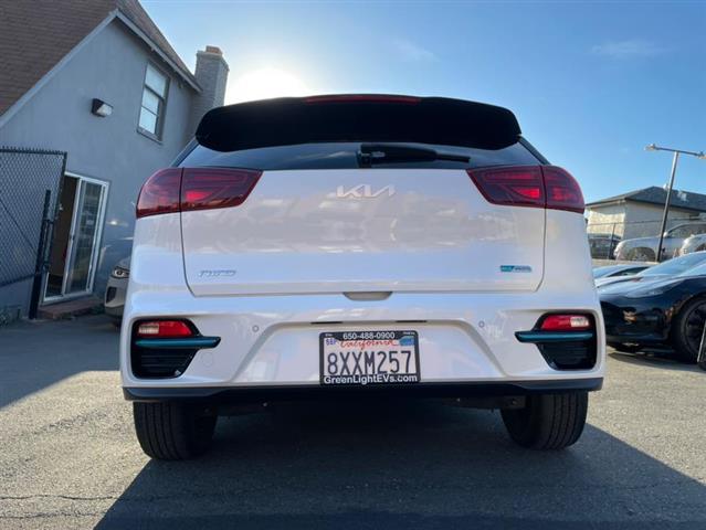 $23900 : Used 2022 Niro EV EX Premium image 7