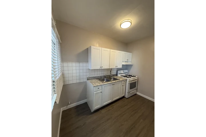 $1600 : Wilmington -Apto de 1 recamara image 2