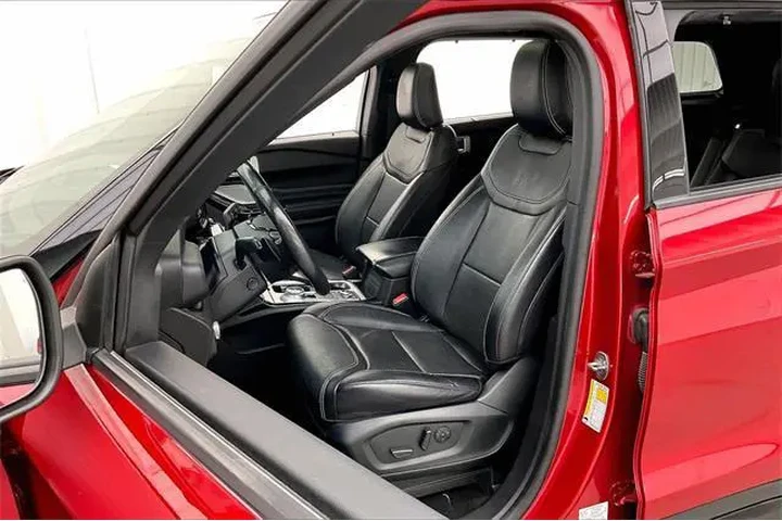 $27490 : Ford Explorer 2021 AWD ST 4d image 8