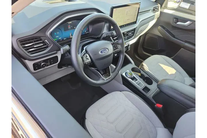 $34084 : Ford Escape Plug-In Hybrid 2 image 6