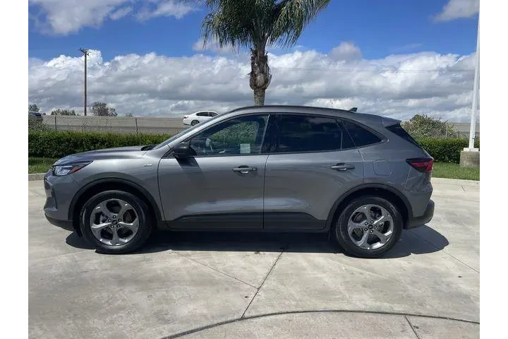 $23888 : Ford Escape 2025 ST-Line 4dr image 5