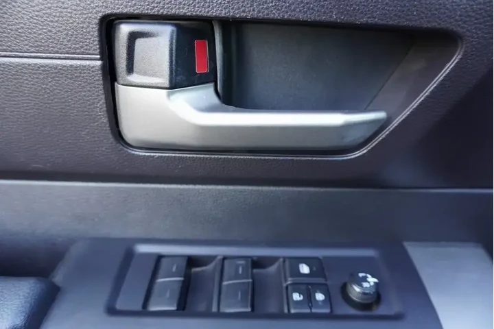 $32988 : Toyota Tundra 2023 4x2 SR5 4 image 9