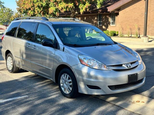 $6952 : 2007 Sienna LE 8-Passenger image 4