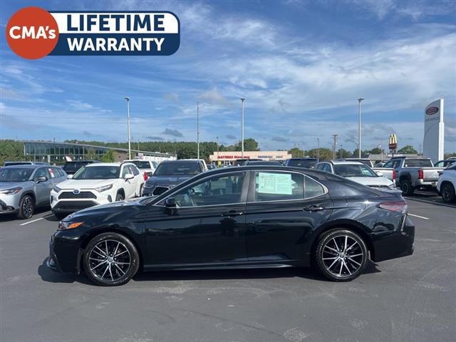 $23892 : PRE-OWNED 2022 TOYOTA CAMRY SE image 4