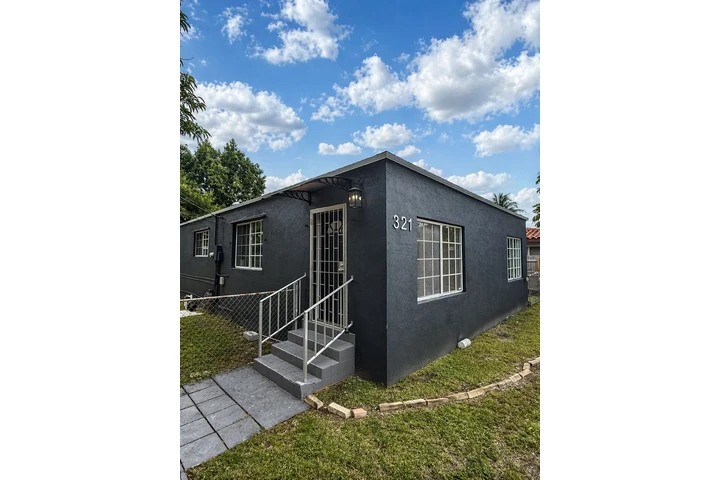 $2650 : TODO INCLUIDO! Casa 3cuarto 1b image 8