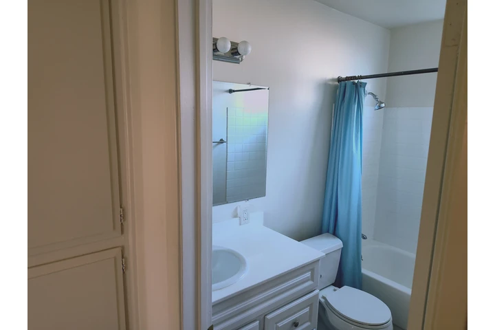 $1950 : Apartamento 1br en SD 92104 image 3