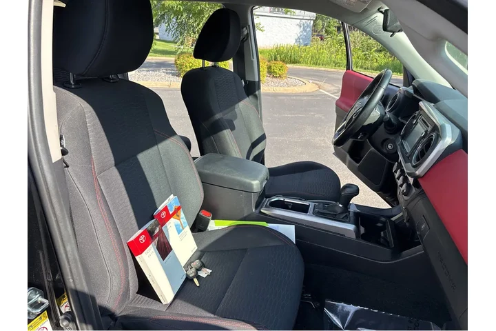 $27588 : Silver Certified2016 Tacoma S image 5
