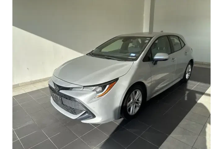 $18300 : Toyota Corolla Hatchback 201 image 3