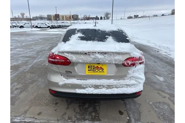 $6900 : Ford Focus 2017 SE 4dr Sedan image 4