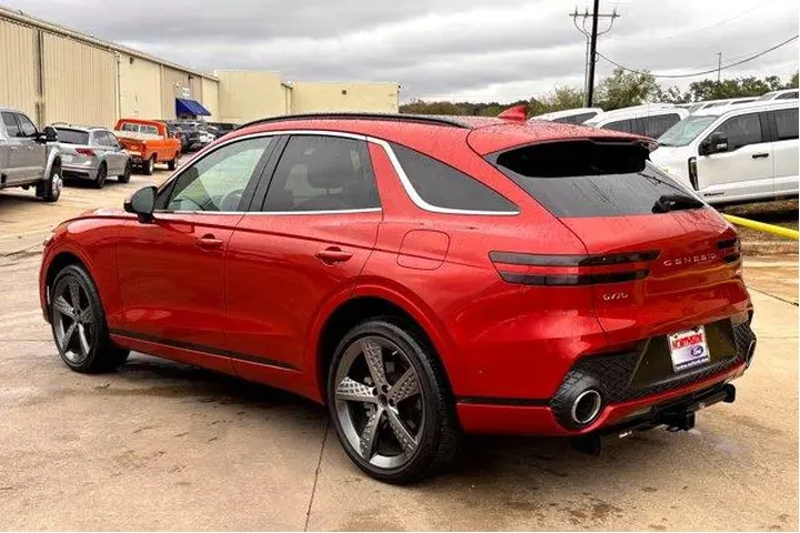 $28977 : Genesis GV70 2022 AWD 2.5T S image 6