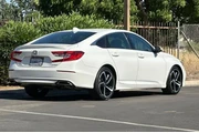$25500 : Honda Accord 2020 Sport 4dr thumbnail