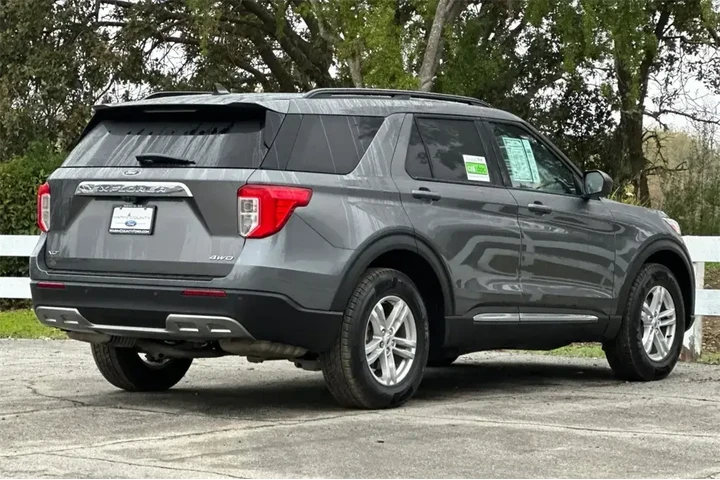 $28219 : Ford Explorer 2023 AWD XLT 4 image 4