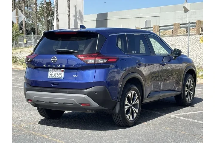$17295 : Nissan Rogue 2023 SV 4dr Cro image 3