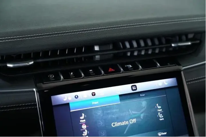 $29997 : Jeep Grand Cherokee L 2023 4 image 8