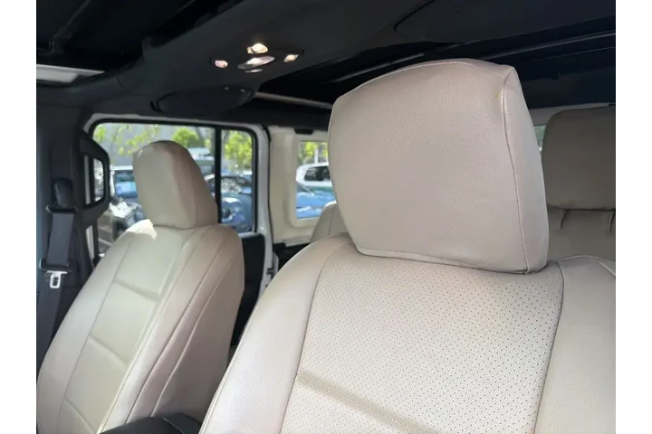 $25680 : Jeep Wrangler Unlimited 2019 image 10