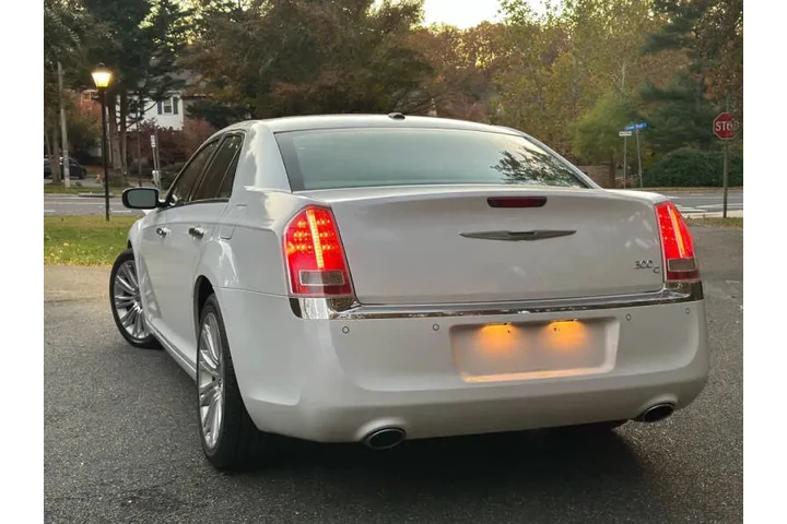 $11990 : 2014 300 C image 5