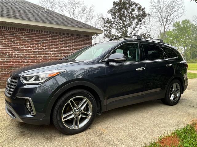 $8900 : 2017 Hyundai Santa Fe Limited image 3