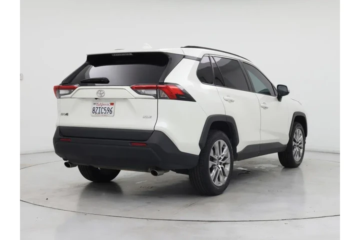 $26998 : Toyota RAV4 2021 XLE Premium image 8