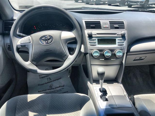 $9900 : PRE-OWNED 2007 TOYOTA CAMRY LE image 10