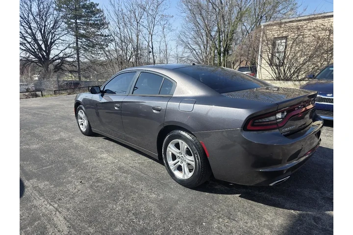 $8900 : 2015 Charger SE image 7