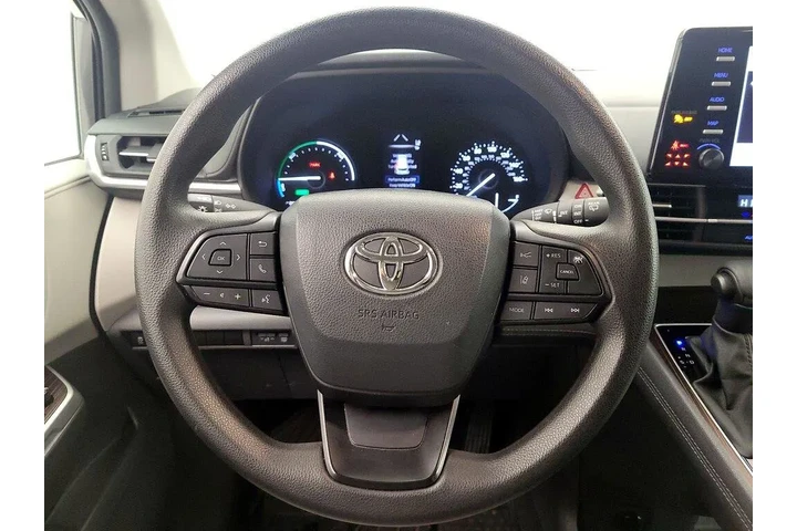 $35998 : Toyota Sienna 2024 LE 8-Pass image 10
