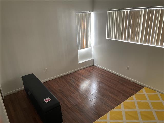 $900 : cuarto en reseda todo incluido image 3