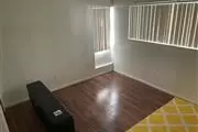 $1050 : cuarto en reseda todo incluido thumbnail