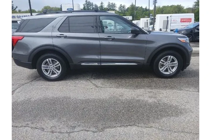 $31990 : Ford Explorer 2022 AWD XLT 4 image 4