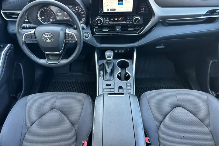 $36500 : Toyota Highlander 2024 AWD L image 6