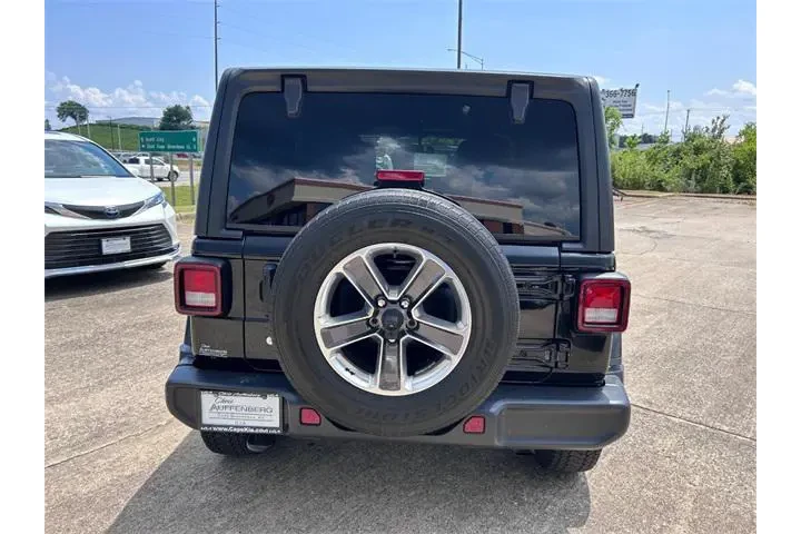 $24739 : Jeep Wrangler Unlimited 2020 image 4