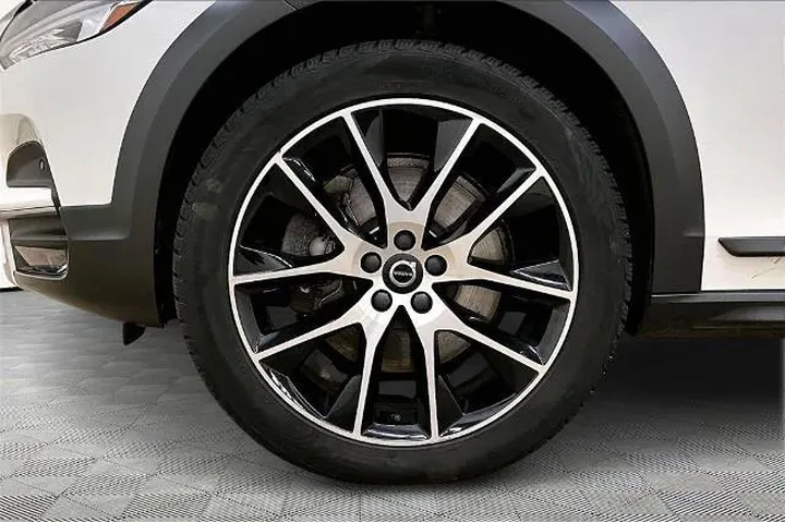 $31900 : Volvo V90 Cross Country 2020 image 9