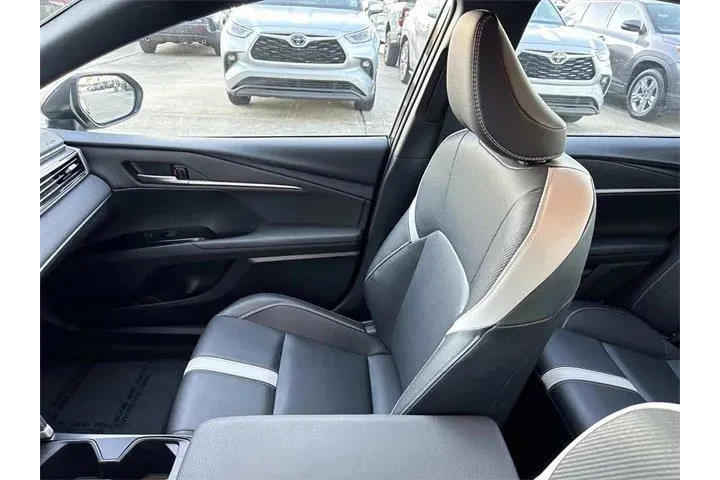 $28781 : Toyota Camry 2025 XSE 4dr Se image 8