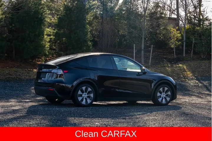 $22495 : Tesla Model Y 2022 AWD Long image 9