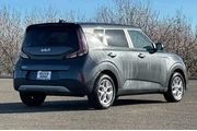 $16981 : Kia Soul 2023 LX 4dr Crossov thumbnail