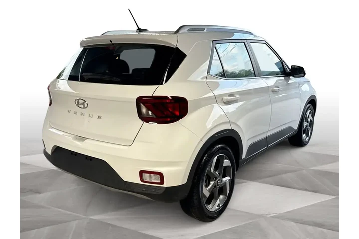 $17184 : Hyundai VENUE 2025 SEL 4dr C image 8