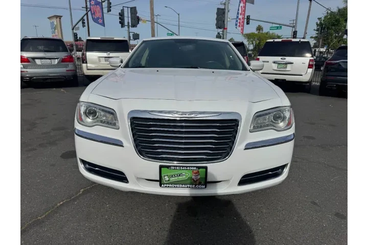 $9998 : 2011 300 image 4