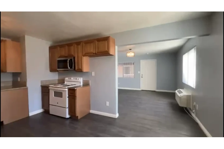 $1950 : Apartamentos en renta image 1