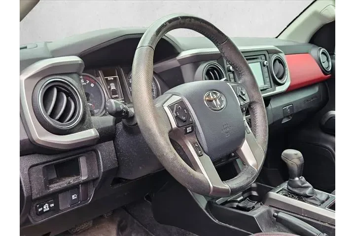 $27495 : Toyota Tacoma 2018 4x2 SR5 V image 8
