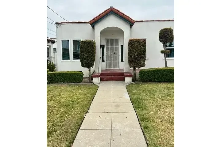 $1600 : 🌅WELCOME to Huntington Park🌅 image 1