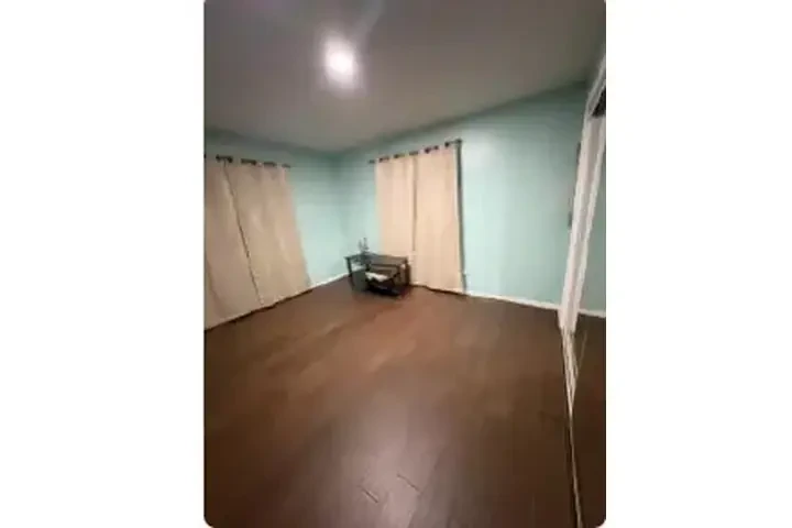 CUARTO EN LOS ÁNGELES image 2