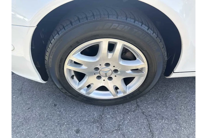 $5495 : 2005 E320 Sedan image 10