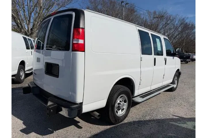 $33700 : Chevrolet Express 2024 2500 image 7