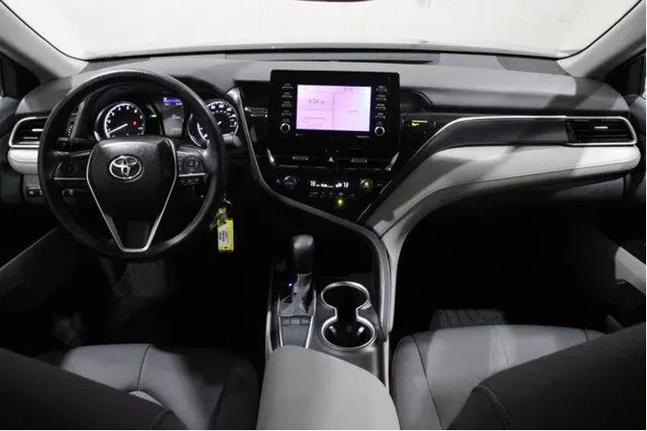 $27998 : Toyota Camry 2024 LE 4dr Sed image 2