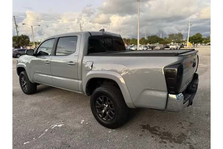 $24495 : 2020 Tacoma SR5 V6 image 10