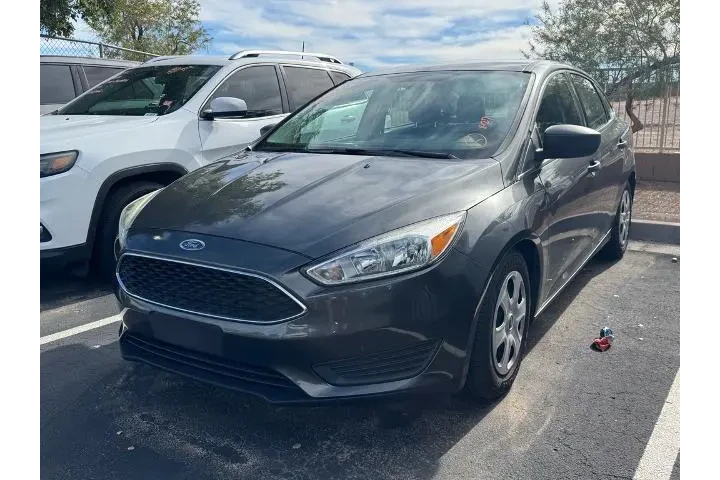 $7957 : Ford Focus 2016 S 4dr Sedan image 1