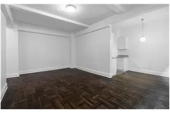 $4200 : Rental property with 1 bedro image 8