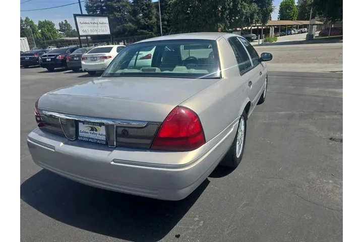$8999 : 2010 Grand Marquis image 7