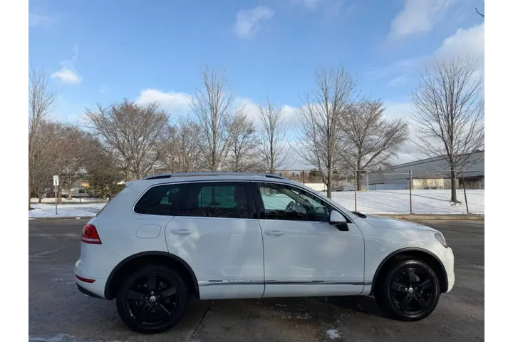 $9995 : 2013 Touareg TDI Sport image 9